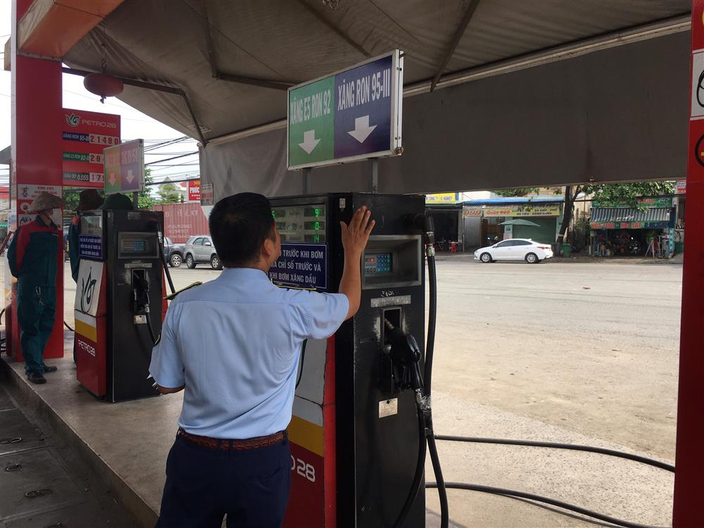  Công ty TNHH MTV Tổng công ty 28: Đình chỉ trạm trưởng, trạm phó cùng 02 nhân viên bán hàng